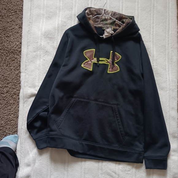 Under Armour Other - Under armour sweater L